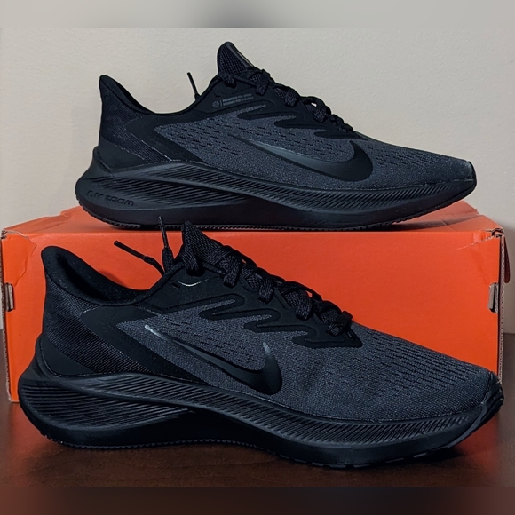 Nike Zoom WinFlo 7 Women's Size 10 Black New Athletic Running Shoes - Picture 2 of 12